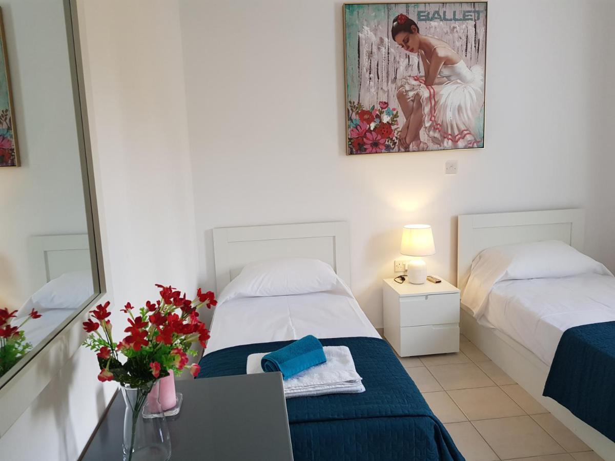Paradise Gardens IV 2 Bd Amazing Apartment Paphos Exterior foto