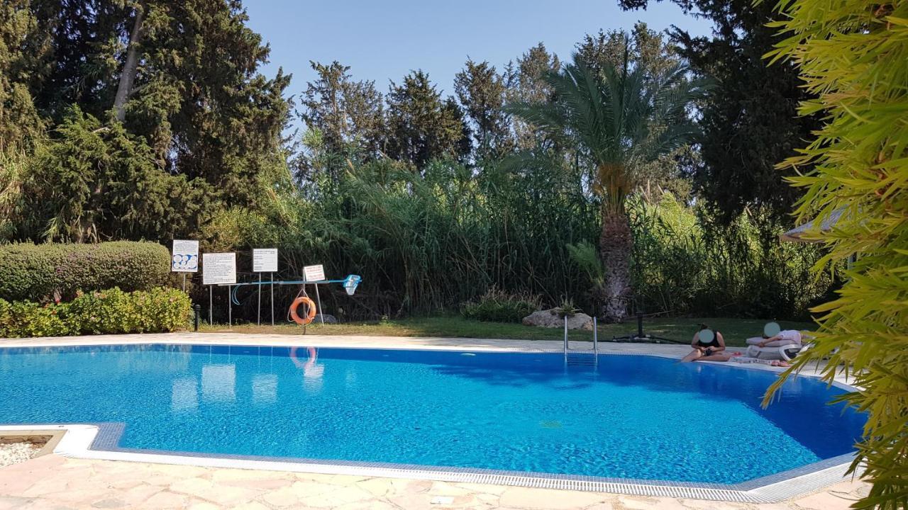 Paradise Gardens IV 2 Bd Amazing Apartment Paphos Exterior foto